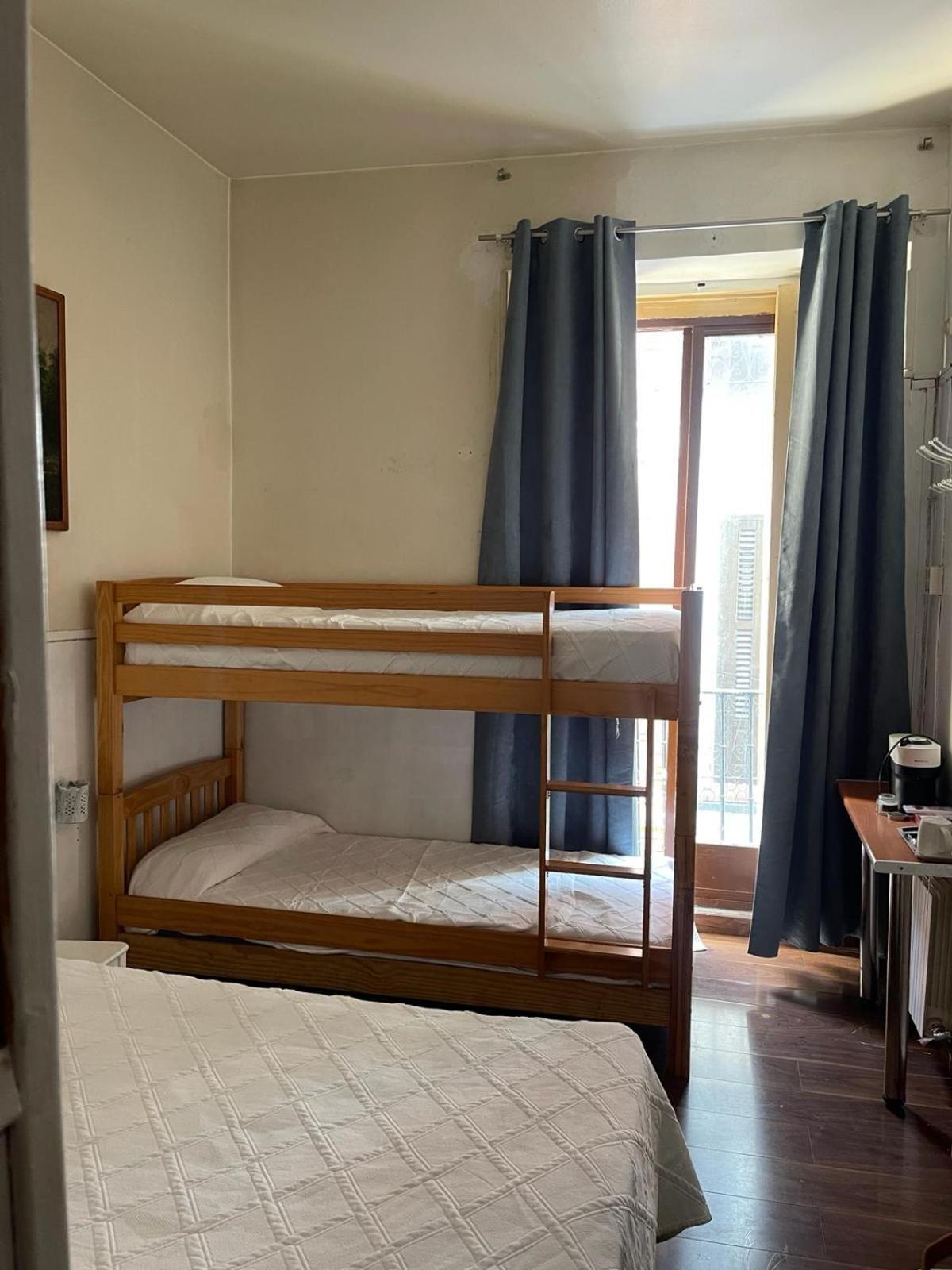 Hostal Daniel Madrid Eksteriør bilde